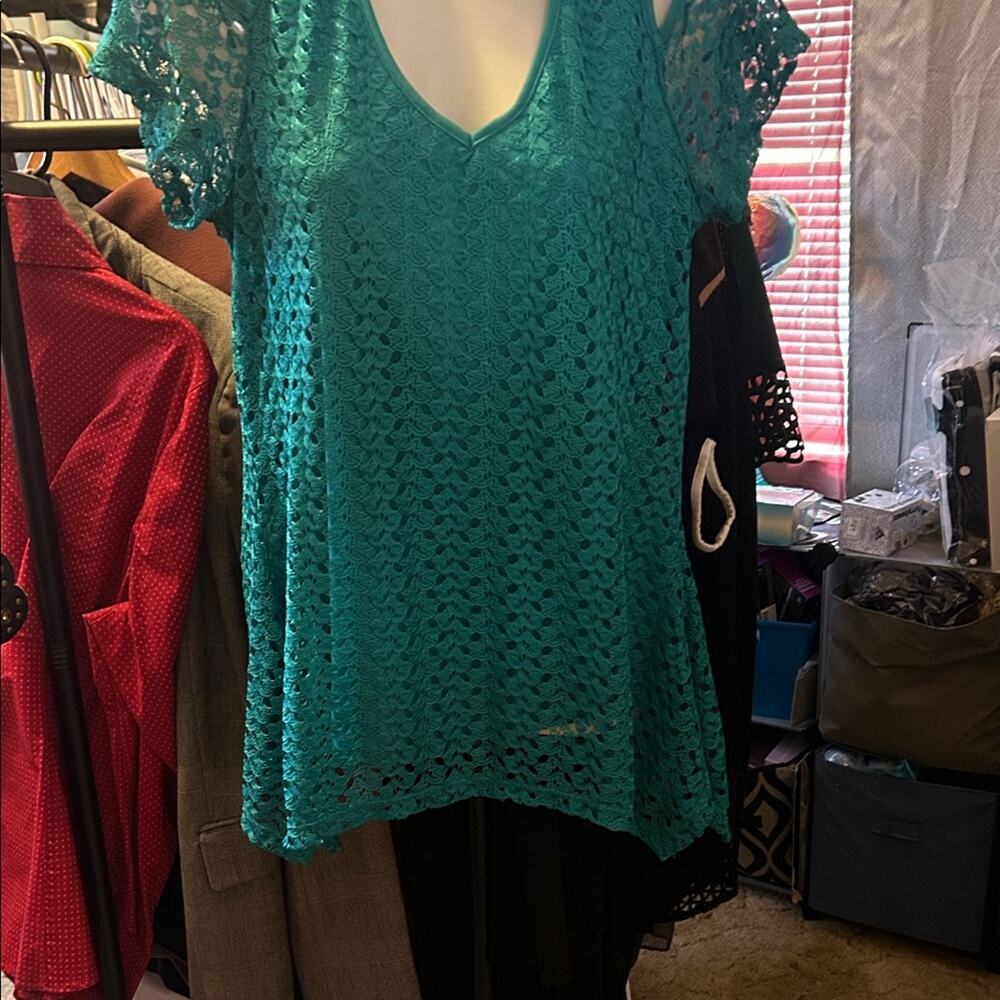Teal Lace Cold Shoulder Top BNWT - Picture 3 of 6